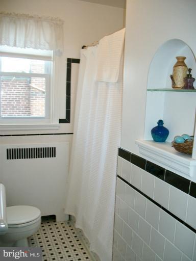 3310 Cedarhurst Road Baltimore, MD 21214 - Photo 1 of 28 Bath