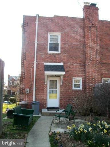 3310 Cedarhurst Road Baltimore, MD 21214 - Photo 10 of 28 Exterior (Rear)