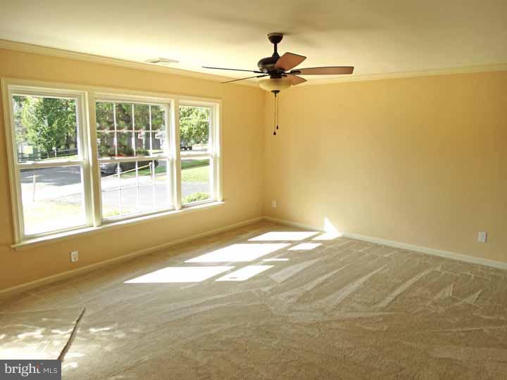 11 Halfturn Road Levittown, PA 19056 - Photo 3 of 24 Living Room