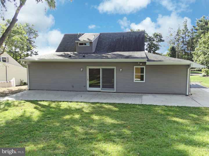 11 Halfturn Road Levittown, PA 19056 - Photo 21 of 24 Exterior Back