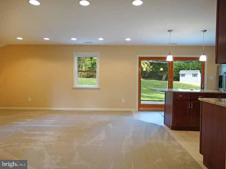 11 Halfturn Road Levittown, PA 19056 - Photo 7 of 24 Dining Room
