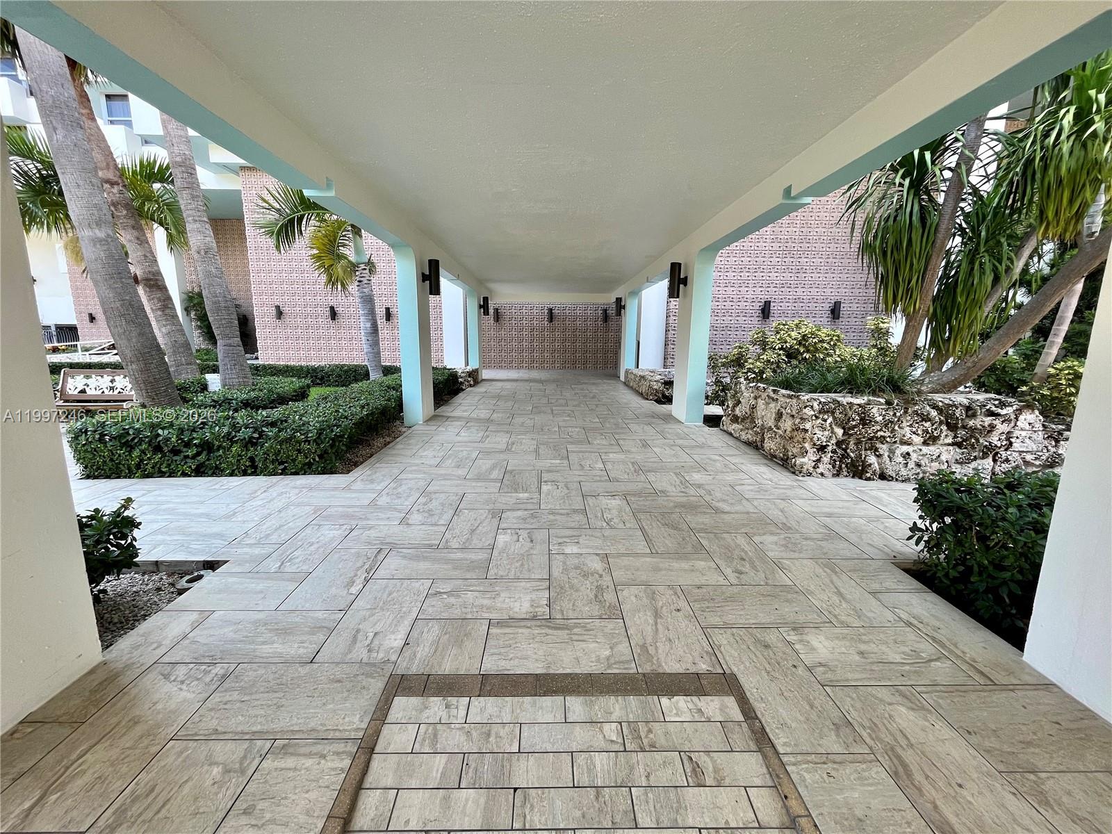 2899 Collins Avenue, Unit 810 Miami Beach, FL 33140 - Photo 23 of 36