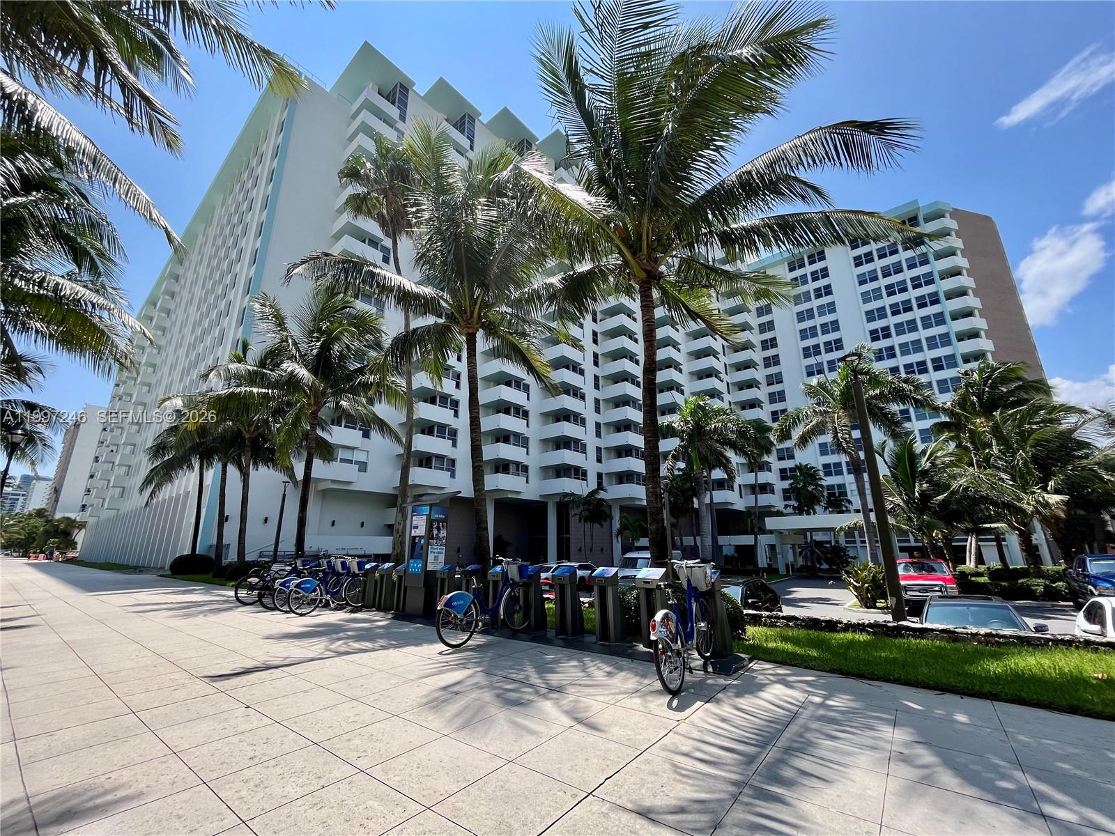 2899 Collins Avenue, Unit 810 Miami Beach, FL 33140 - Photo 29 of 36 CitiBike Station
