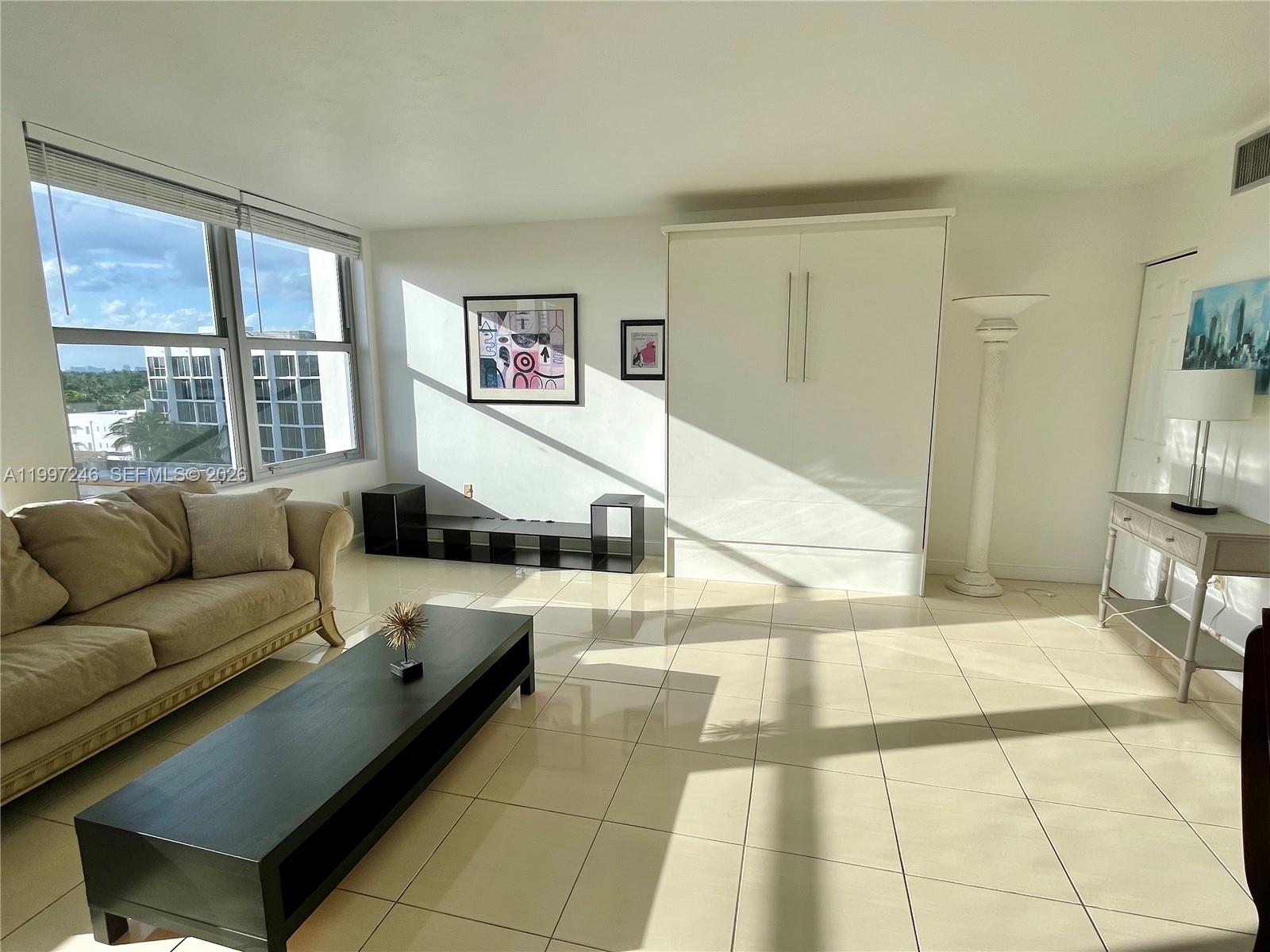 2899 Collins Avenue, Unit 810 Miami Beach, FL 33140 - Photo 4 of 36