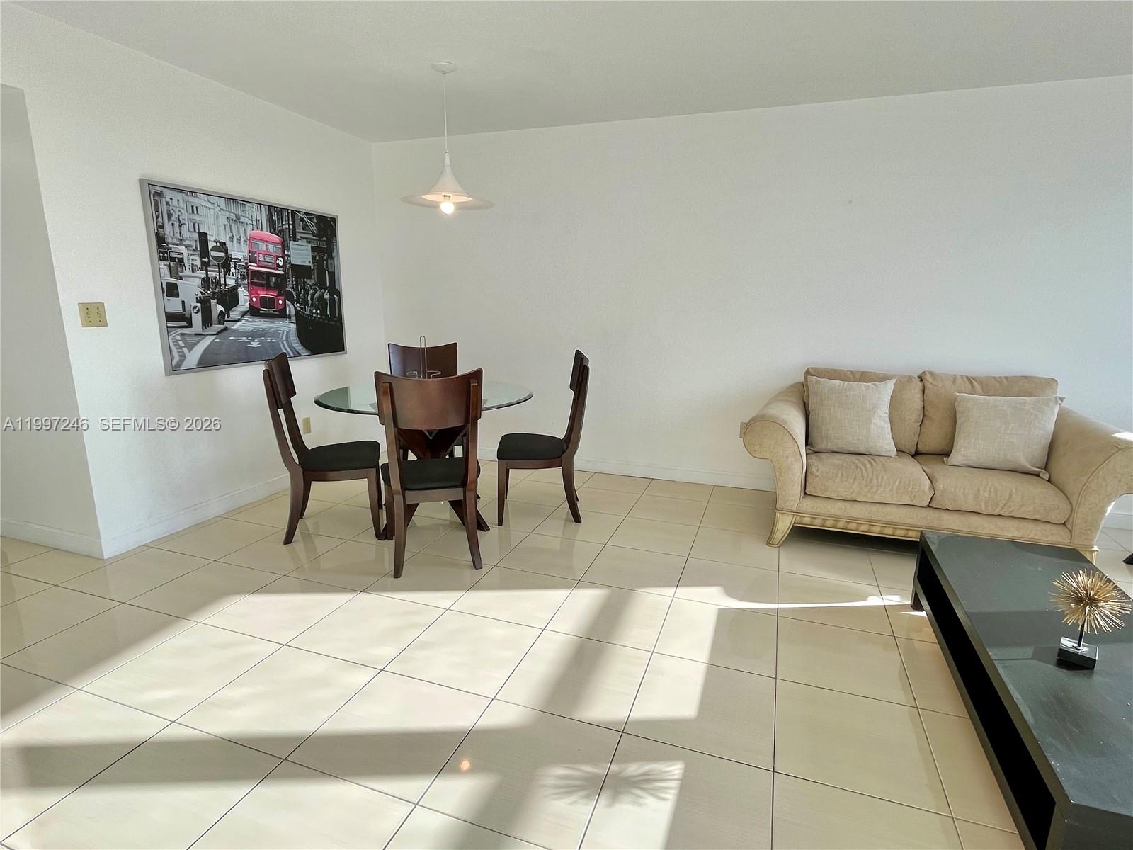 2899 Collins Avenue, Unit 810 Miami Beach, FL 33140 - Photo 8 of 36