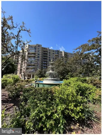 $2,900 | 8360 Greensboro Drive, Unit 917, McLean, VA 22102