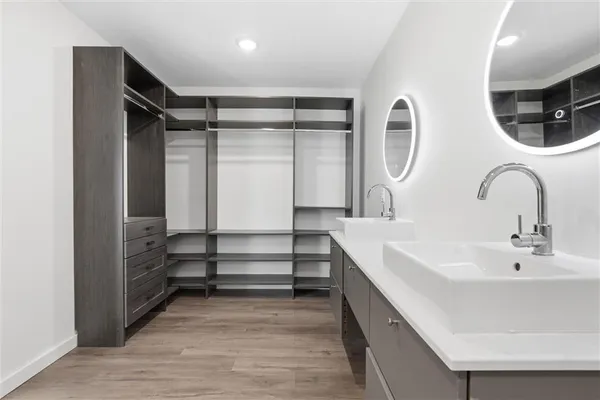 $539,900 | 1038 North Woodland Court, Oakwood, MO 64118