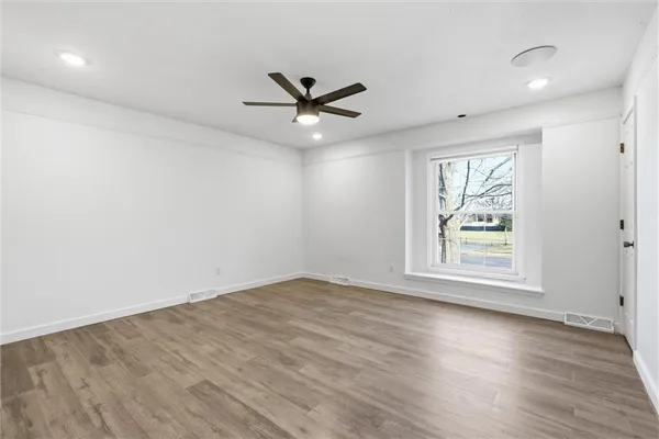 $539,900 | 1038 North Woodland Court, Oakwood, MO 64118