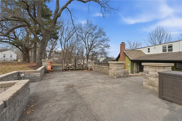 $539,900 | 1038 North Woodland Court, Oakwood, MO 64118