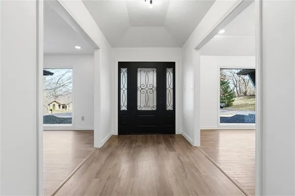 $539,900 | 1038 North Woodland Court, Oakwood, MO 64118