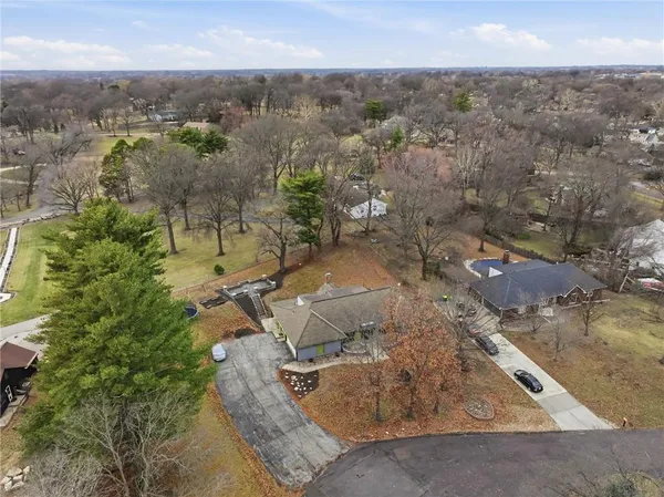 $539,900 | 1038 North Woodland Court, Oakwood, MO 64118