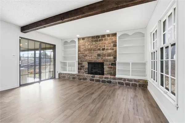 $539,900 | 1038 North Woodland Court, Oakwood, MO 64118