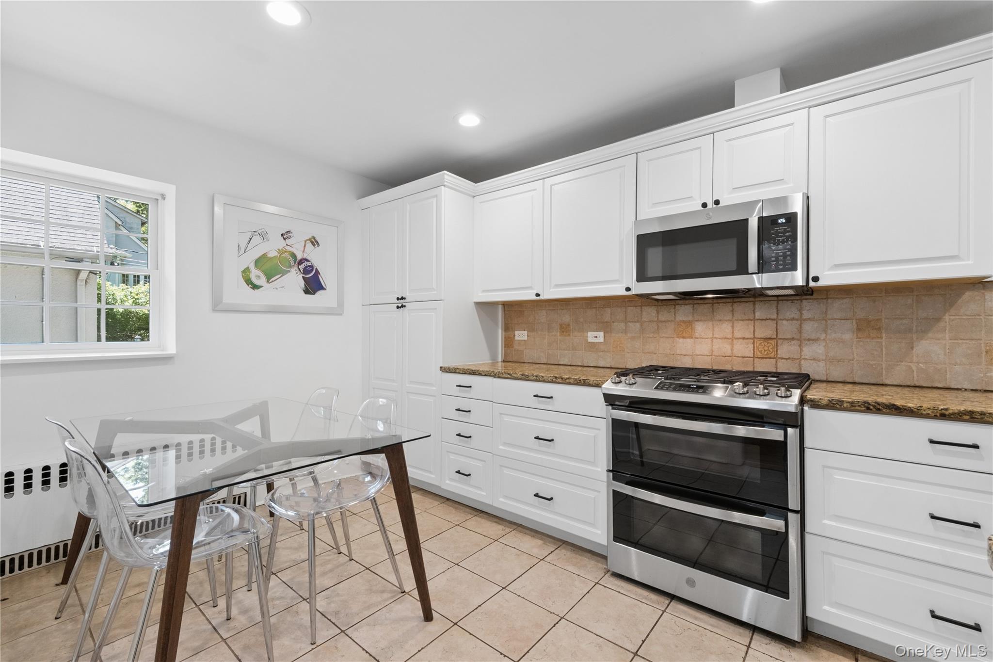 65 Wildwood Road New Rochelle, NY 10804 - Photo 9 of 22 Gallery Image 9