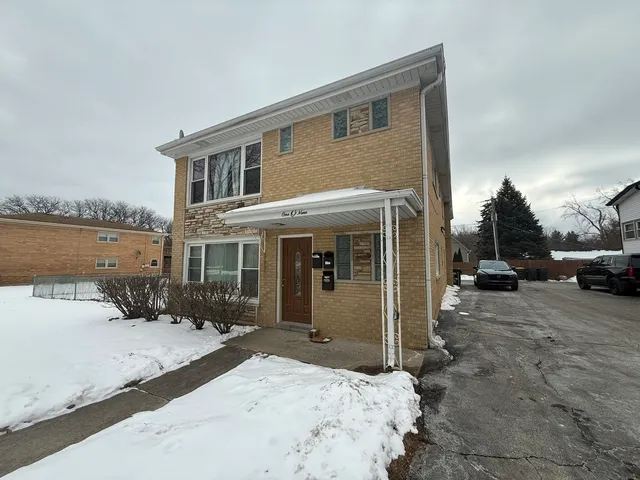 $1,875 | 109 Central Avenue, Unit A, Roselle, IL 60172