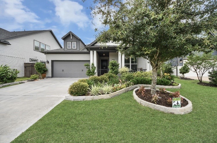 4630 Cold Stream Court Fulshear, TX 77441 - Photo 2 of 37 Front yard