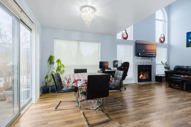 $330,000 | 686 Legends Drive, Carol Stream, IL 60188