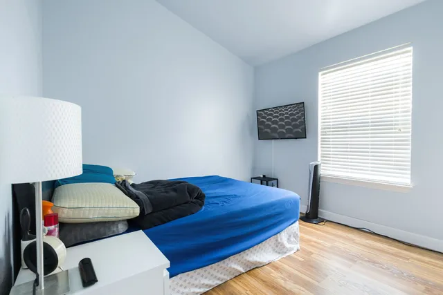 $330,000 | 686 Legends Drive, Carol Stream, IL 60188