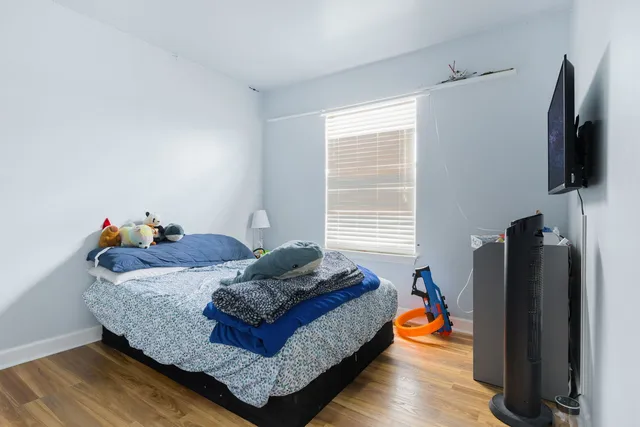 $330,000 | 686 Legends Drive, Carol Stream, IL 60188