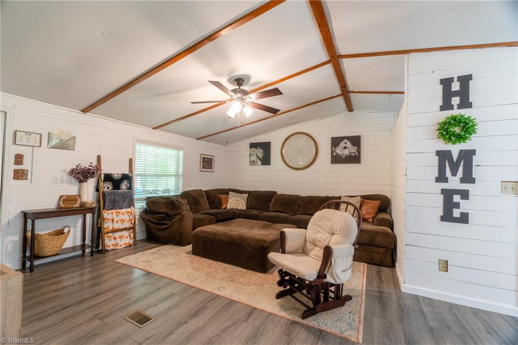 1475 Skeens Mill Road Trinity, NC 27370 - Photo 4 of 25 Family Room
