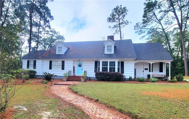 $299,000 | 1400 East Cherokee Drive, Waycross, GA 31501