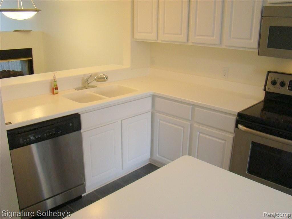 1464 Raliegh Place, Unit 110 Troy, MI 48084 - Photo 5 of 17