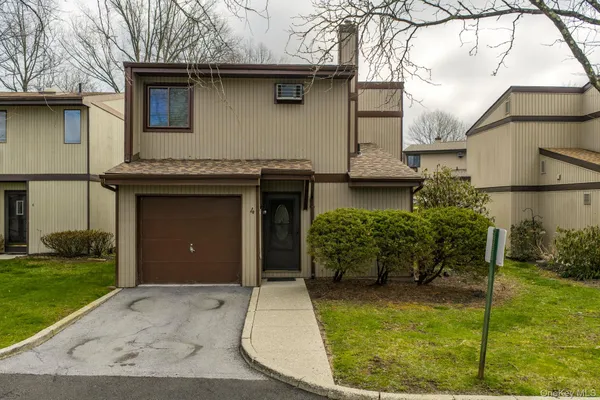 $375,000 | 4 Eaton Court, Middletown, NY 10940
