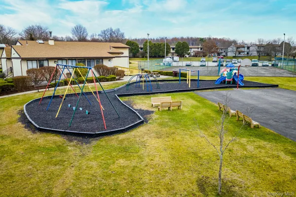 $375,000 | 4 Eaton Court, Middletown, NY 10940