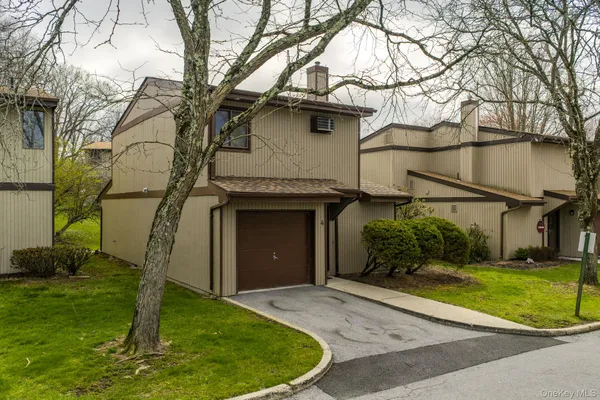 $375,000 | 4 Eaton Court, Middletown, NY 10940