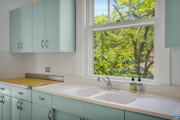 $4,800 | 502 Park Hill, Charlottesville, VA 22902