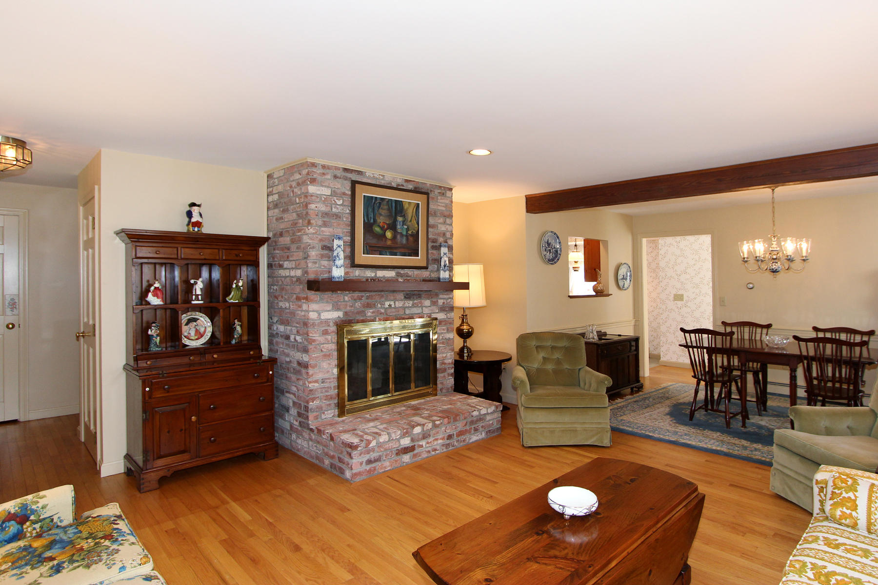 25 Ellerslie Road Orleans, MA 02653 - Photo 8 of 22 Open Living dining area