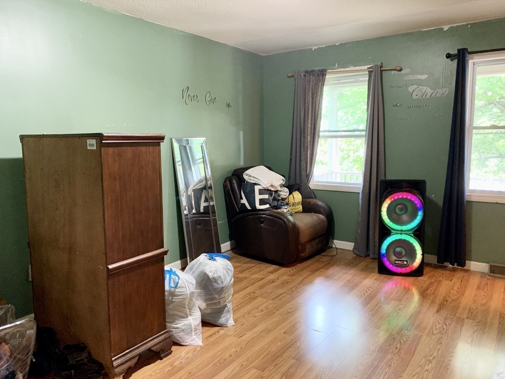 52 Tyler Street Springfield, MA 01109 - Photo 12 of 23 Gallery Image 12
