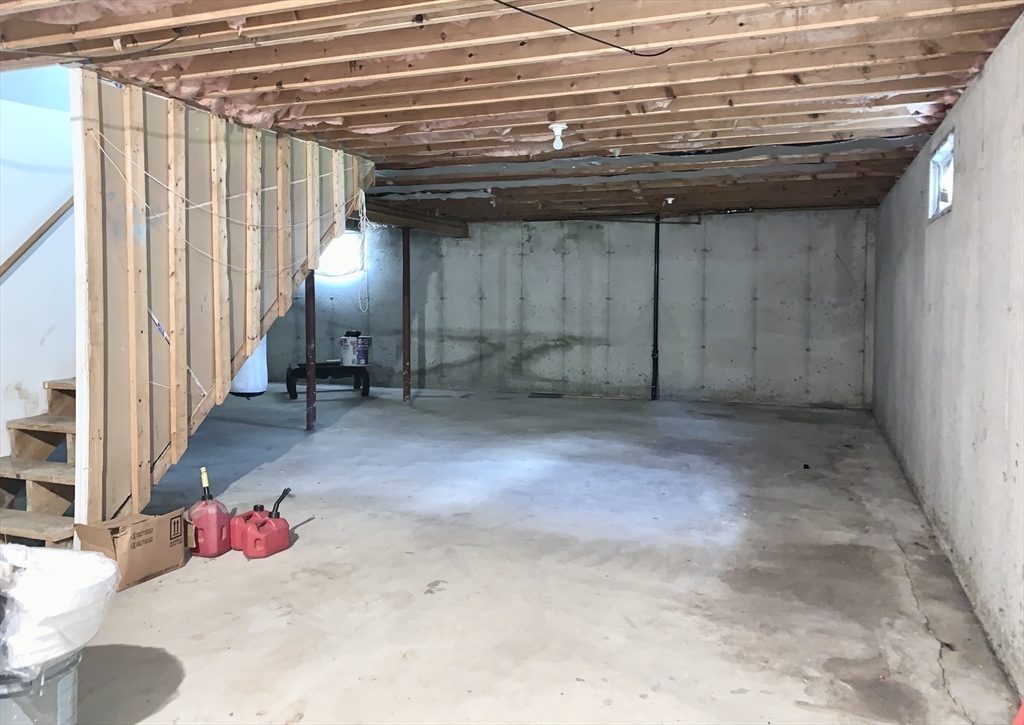 52 Tyler Street Springfield, MA 01109 - Photo 20 of 23 Gallery Image 20