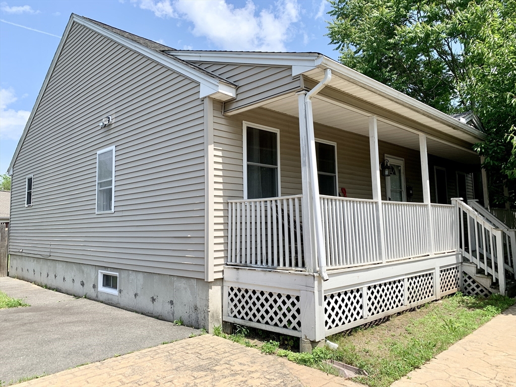52 Tyler Street Springfield, MA 01109 - Photo 2 of 23 Gallery Image 2