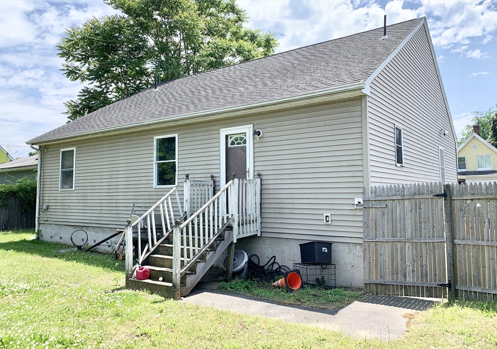 52 Tyler Street Springfield, MA 01109 - Photo 5 of 23 Gallery Image 5