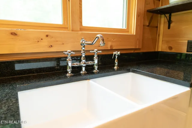 $635,000 | 1948 Grouse Top Road, Walland, TN 37886