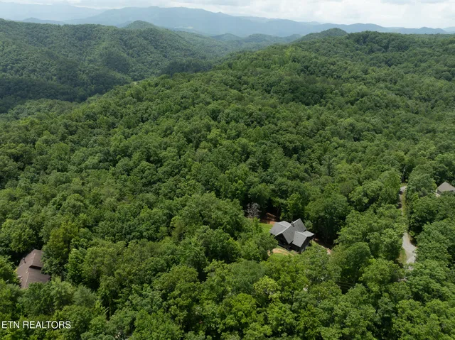 $635,000 | 1948 Grouse Top Road, Walland, TN 37886