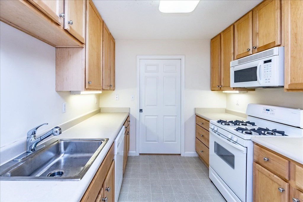 36 Village Road, Unit 514 Middleton, MA 01949 - Photo 13 of 42