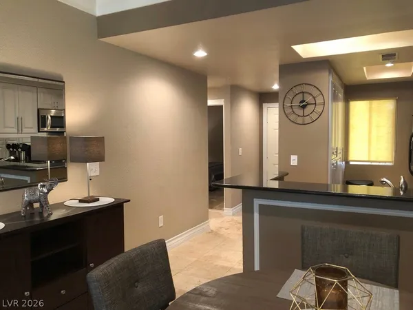 $1,995 | 220 East Flamingo Road, Unit 123, Las Vegas, NV 89169