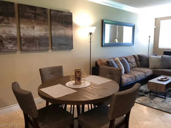 $1,995 | 220 East Flamingo Road, Unit 123, Las Vegas, NV 89169