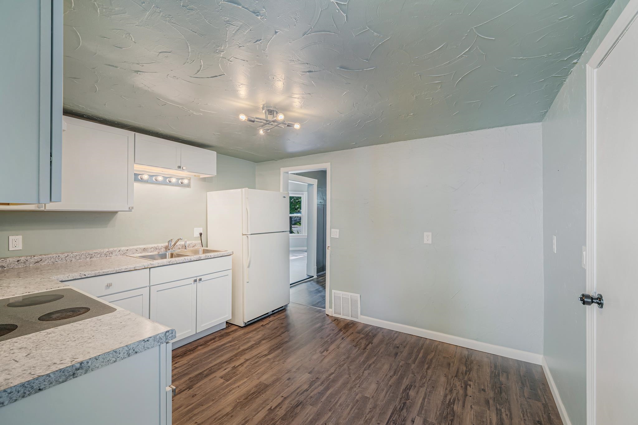 524 3rd Street Menasha, WI 54952 - Photo 5 of 44
