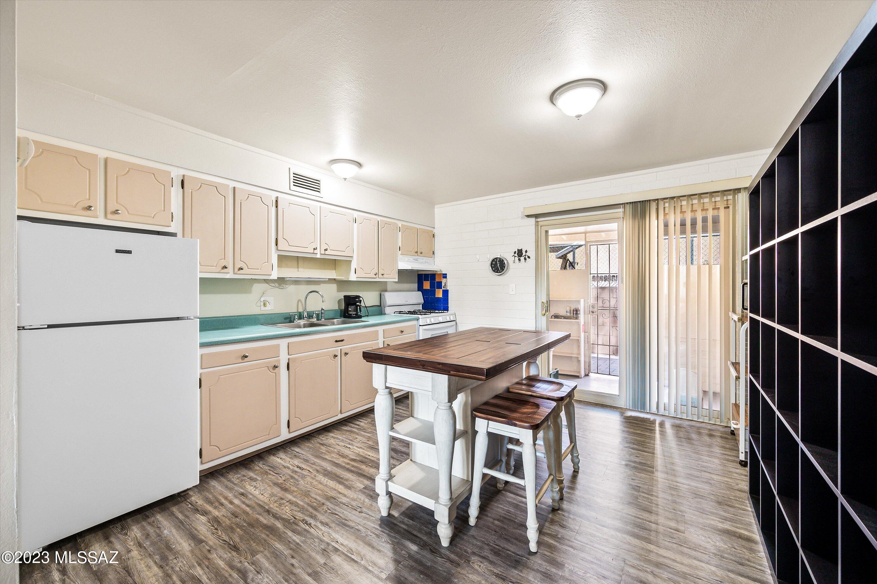 422 North Silverbell Road Tucson, AZ 85745 - Photo 16 of 33 Gallery Image 16