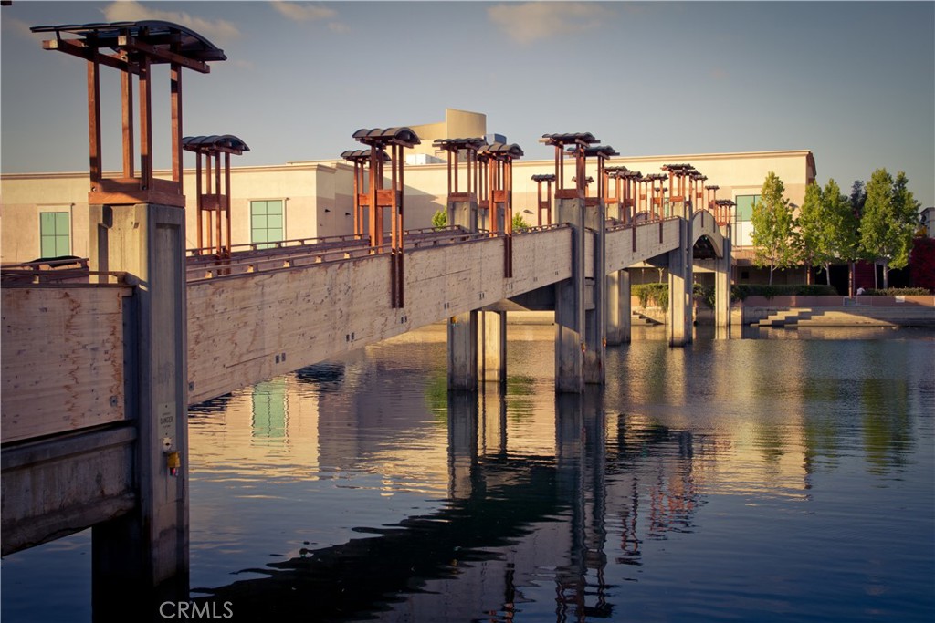6312 Marina Pacifica Drive Long Beach, CA 90803 - Photo 28 of 30 a view of a living room and bathroom