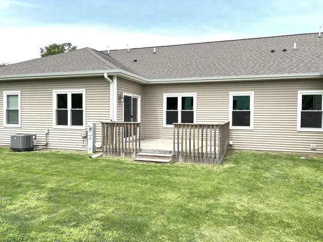 $2,195 | 855 Meadow Lane, Marengo, IL 60152
