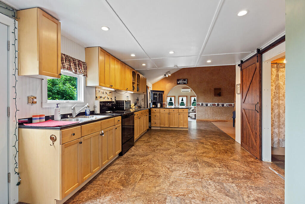 738 Payson Road Union, ME 04862 - Photo 14 of 64 04_BP5A0153_DxO_mls