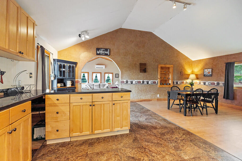 738 Payson Road Union, ME 04862 - Photo 17 of 64 22_BP5A0207_DxO_mls