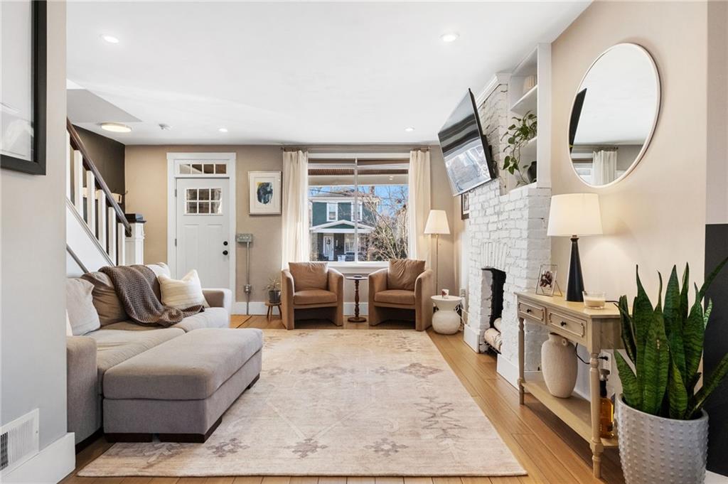 3034 Pinehurst Avenue Pittsburgh, PA 15216 - Photo 3 of 35