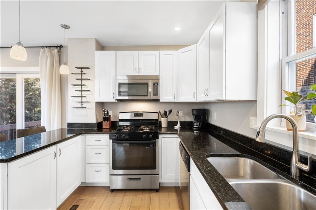 3034 Pinehurst Avenue Pittsburgh, PA 15216 - Photo 10 of 35