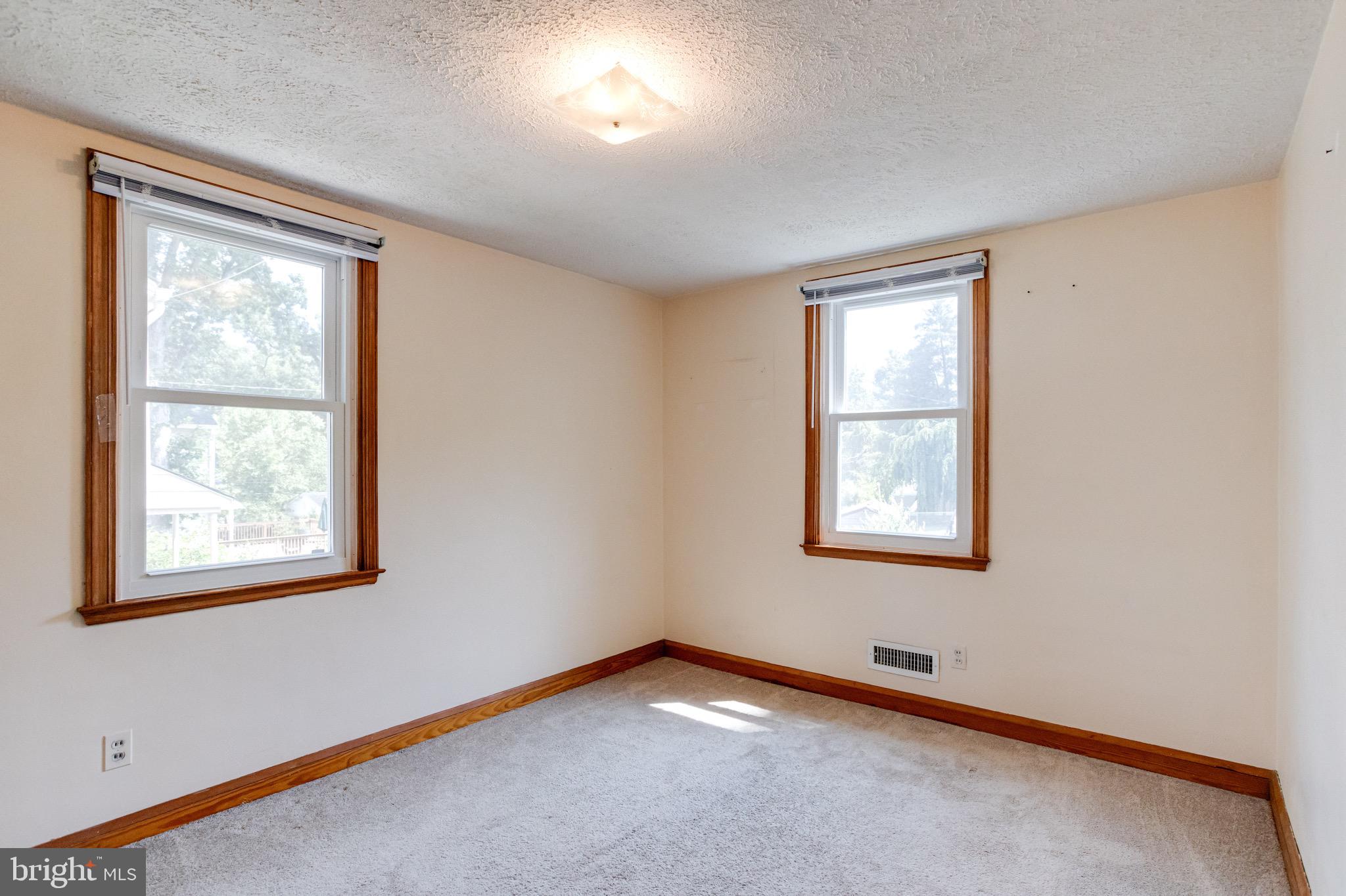 905 Regester Avenue Baltimore, MD 21239 - Photo 22 of 43