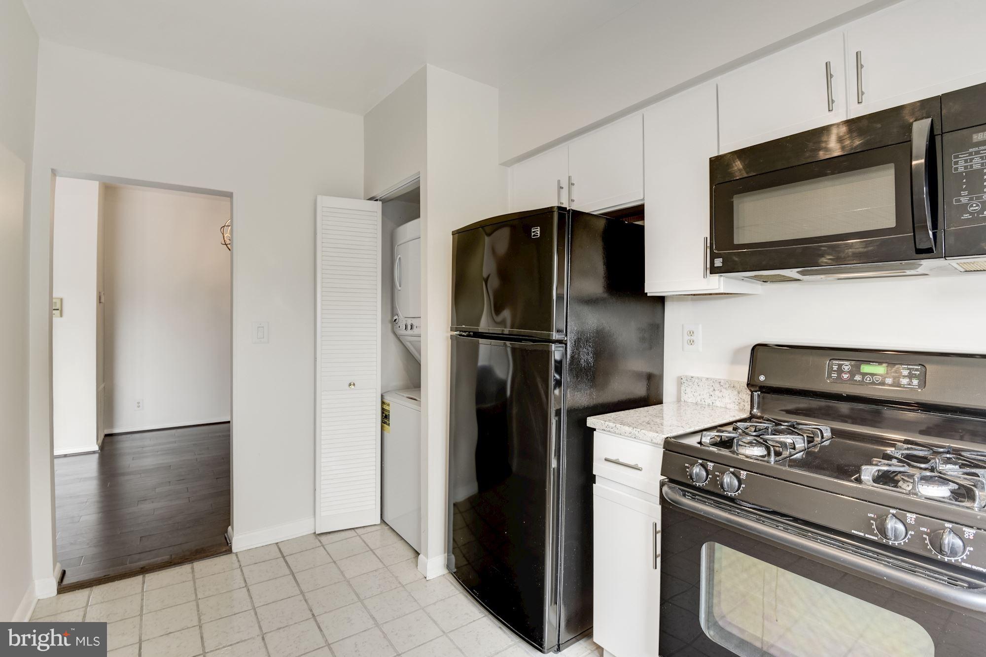 103 Skyhill Road, Unit 8 Alexandria, VA 22314 - Photo 11 of 26 Kitchen