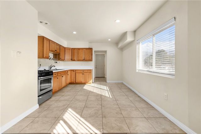 $3,300 | 868 West Walnut Avenue, Unit G, Monrovia, CA 91016